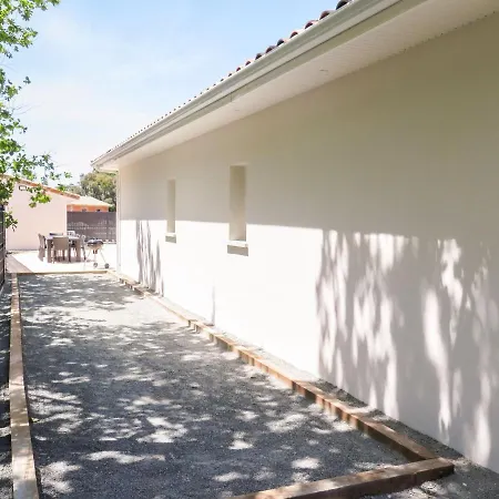 Villa Les Tamaris By Interhome Vendays-Montalivet