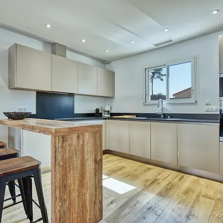 Les Tamaris By Interhome Villa *
